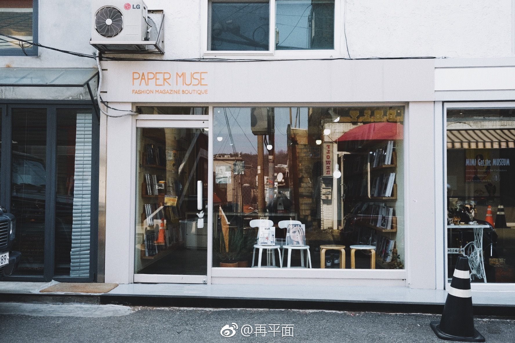 一家专营杂志的书店Paper Muse。书籍排列很整齐|杂志|书店|书籍_新浪新闻