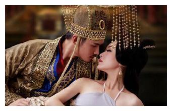 至高无上的皇帝竟然给自己的爱妃下跪,最后成了亡国皇帝