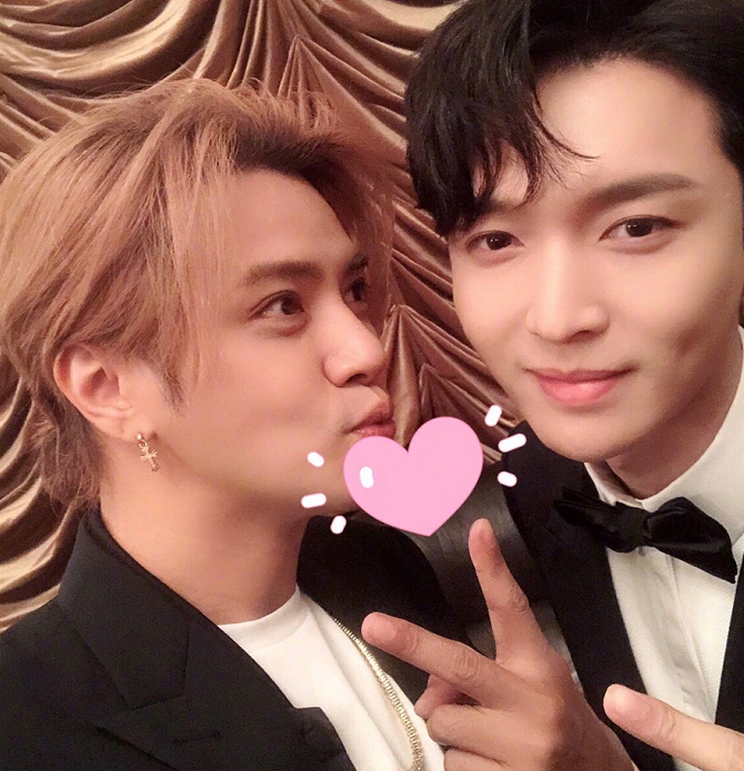 张艺兴呼唤哥哥们挑战抖腿舞,罗志祥不输原版,孙红雷却画风突变