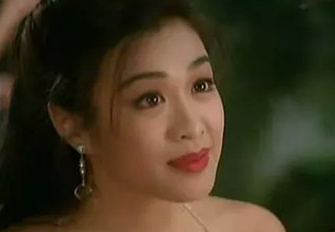 48岁钟丽缇近照,膀大腰圆双下巴很无语,肿成这样还敢出来!