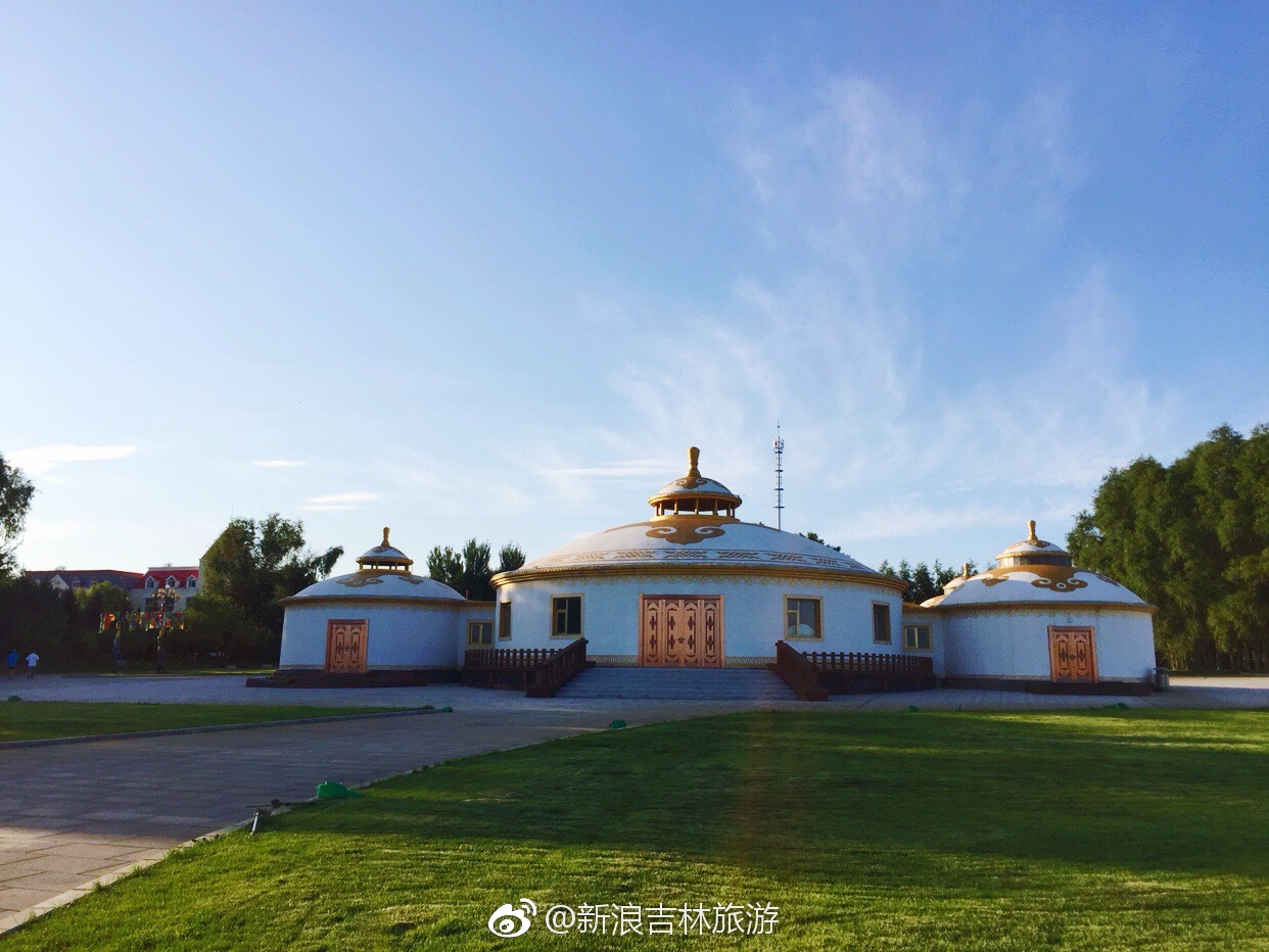 碧波万顷水天一色前郭县查干湖