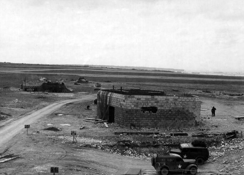 老照片诺曼底登陆时遭美军摧毁的德军防御设施