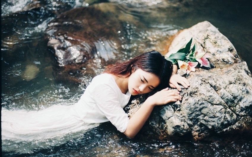 森系美女水中湿身勾起你的治愈心灵写真集 @微相册 @微博摄