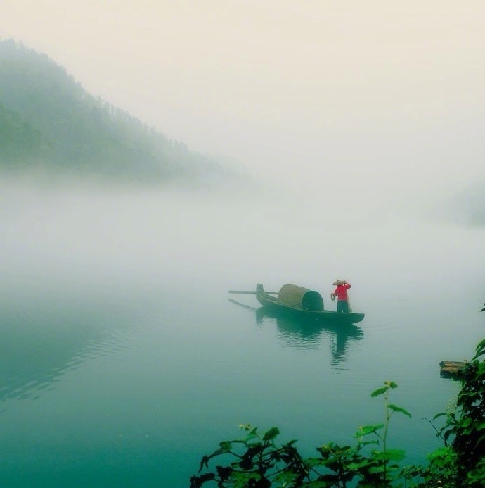 繁华三千,看淡即是云烟.烦恼无数,想开就是晴天.