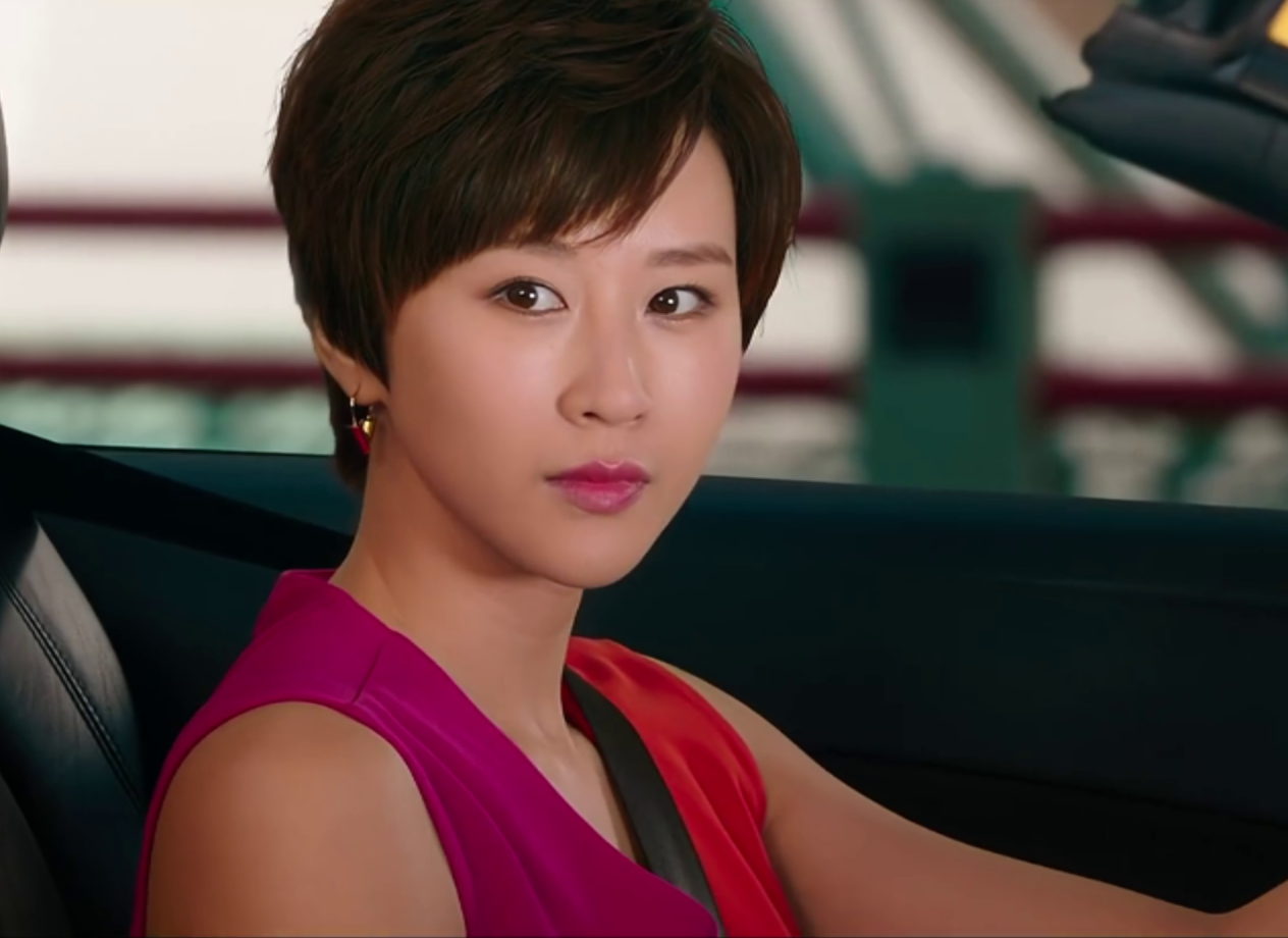 夏侯云姗在这部电影中眼神犀利还带着柔情,喜欢她吗?