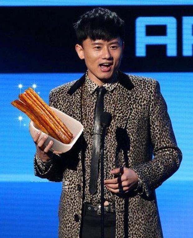 明星也爱吃"辣条",李易峰"雷人",她曾被调侃"嘴功"了得!