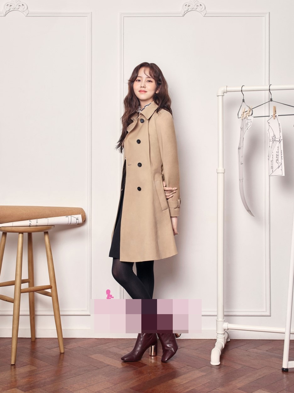 少女已长大!18岁金所炫拍写真 穿高跟鞋演绎干练ol风