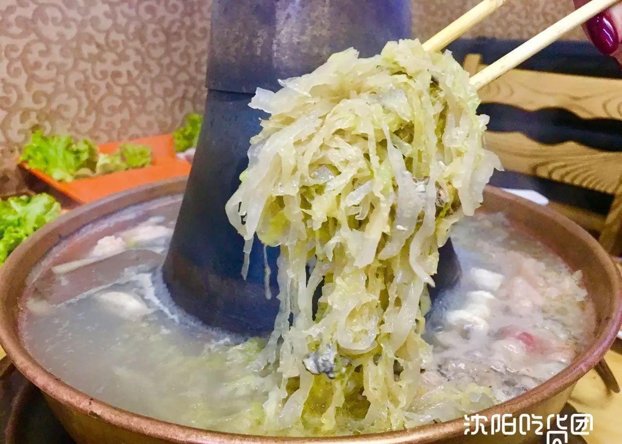 搞什么啊烧烤店里卖铜火锅连郭艾伦杨鸣都来这吃过