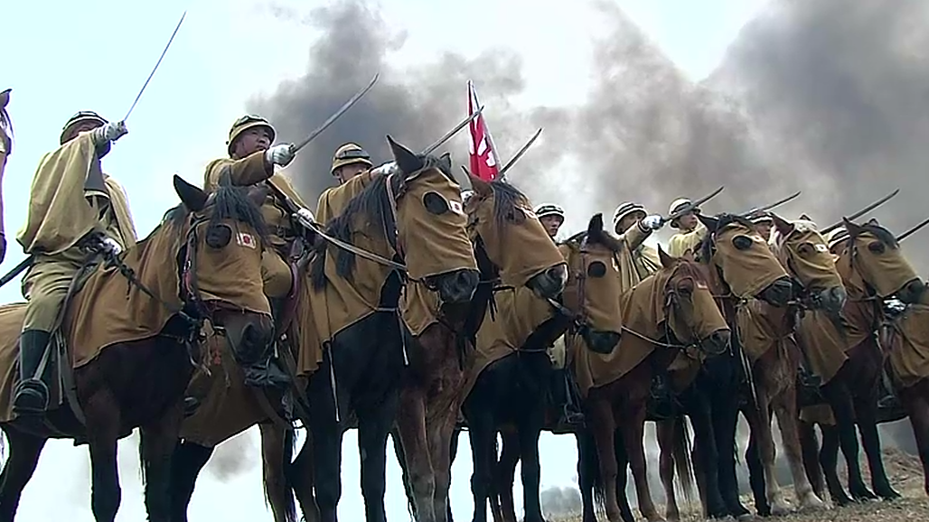 小鬼子骑兵队和八路军骑兵连狭路相逢,没想到小鬼子胆怯撤出战斗