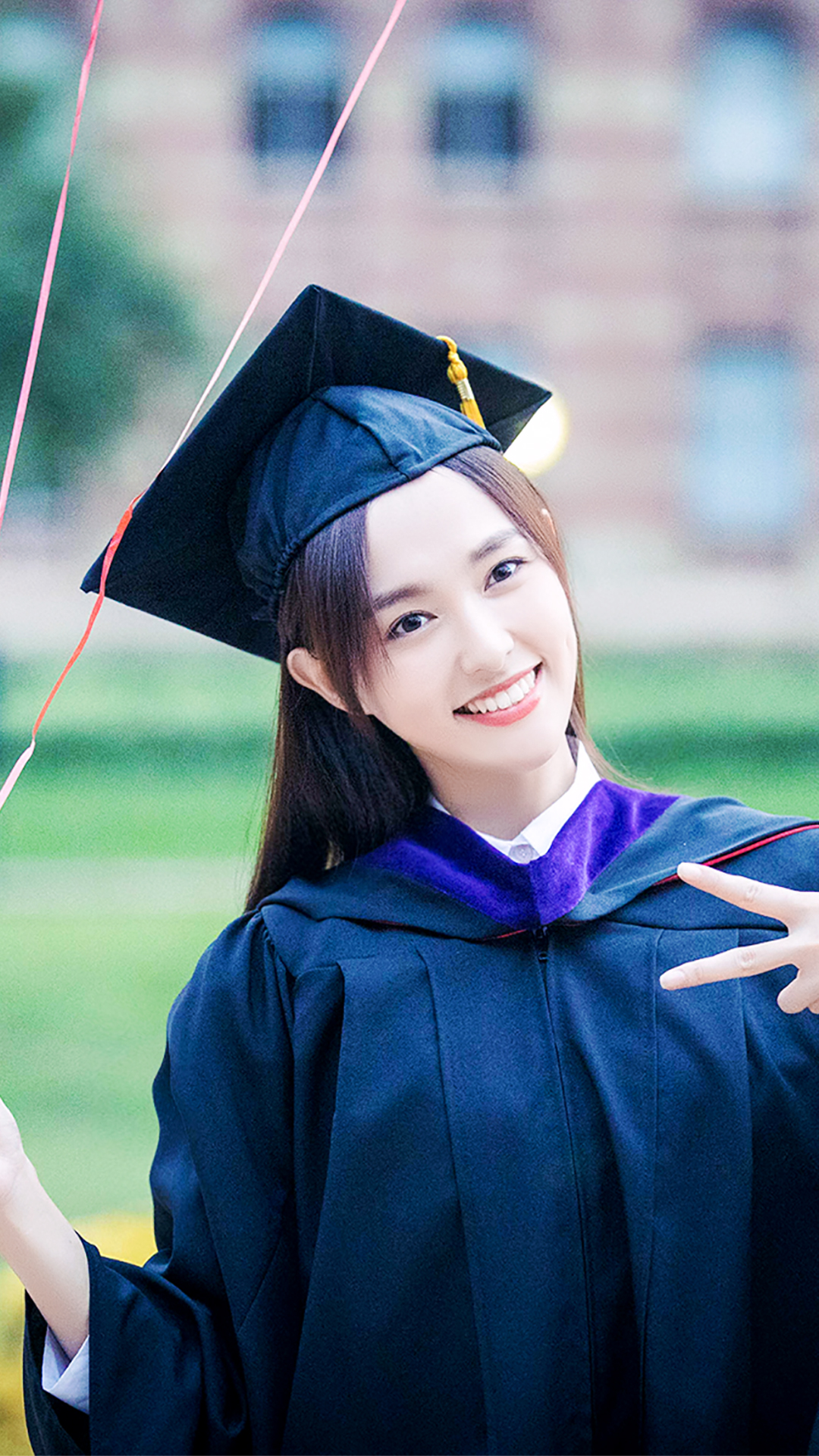 恭喜我们家清清顺利毕业@唐嫣