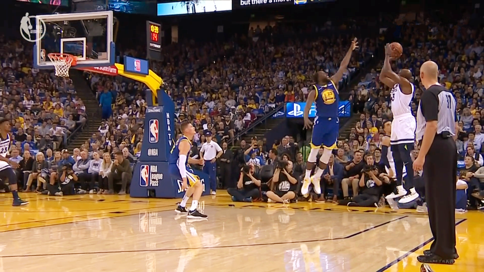 勇士主场116-99轻取森林狼,勇士三巨头合砍83分!