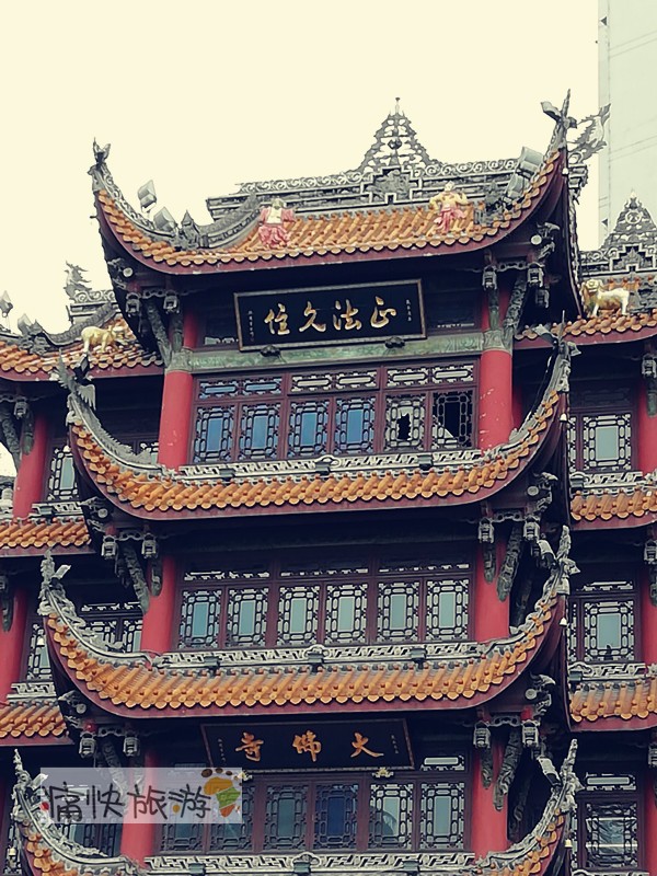 沱江畔的内江大佛寺