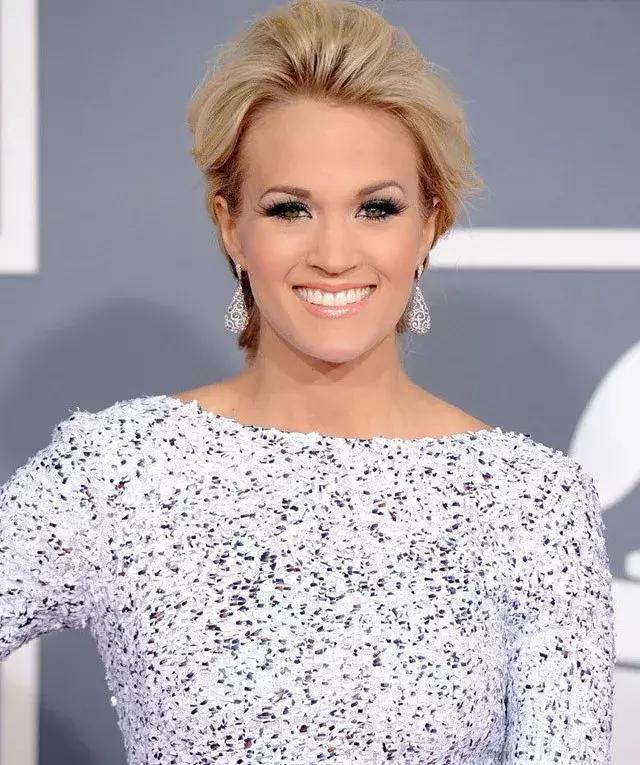 22岁就成选秀冠军,她却自曝2年流产3次,今很期待二胎的到来|安德伍德