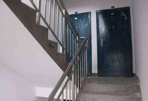 步梯房和电梯房买哪个更划算?师傅说出内情,我家差点买错了