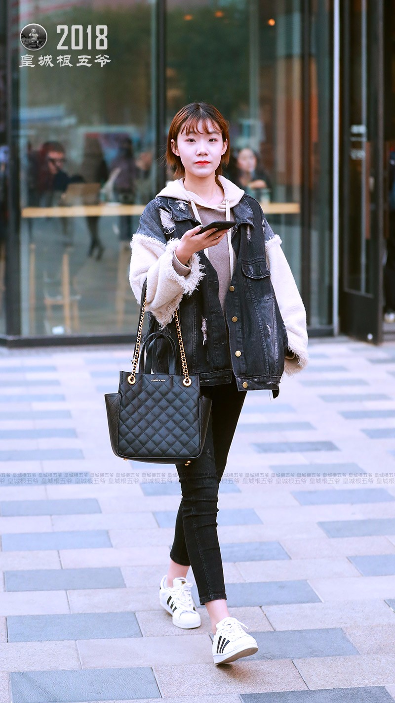 街拍三里屯的潮人就是时尚中的引领者