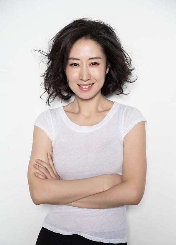 刘敏涛,近几年是大热的女演员之一,虽然不是大女主,作为配角的她,总能