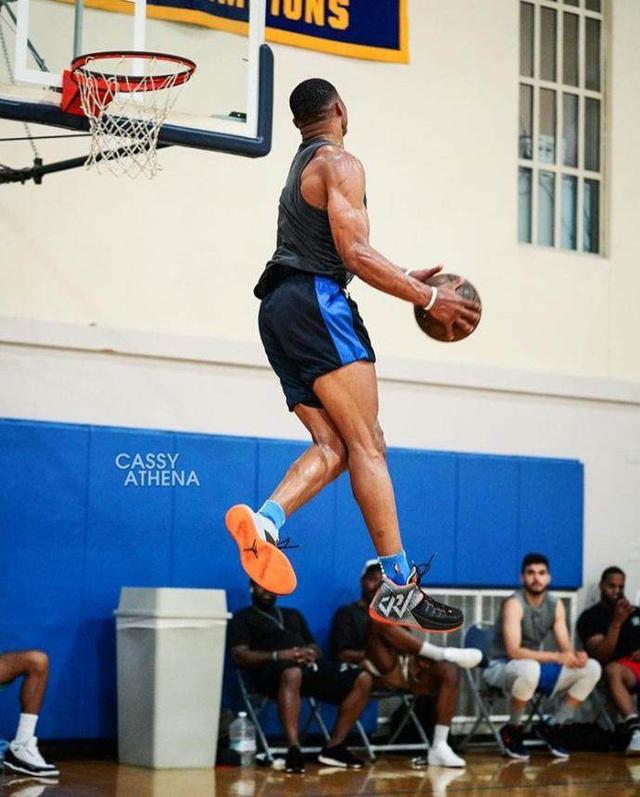 "神龟"威少身体素质逆生长,30岁弹跳比选秀时期还高出25cm