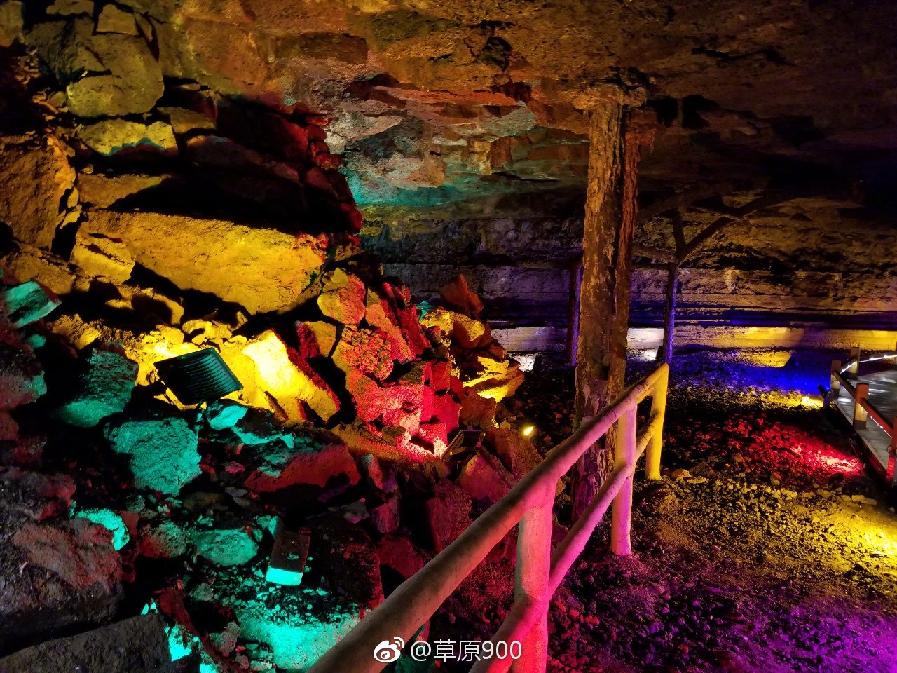 熔岩隧道即地下熔岩洞,又称熔岩河