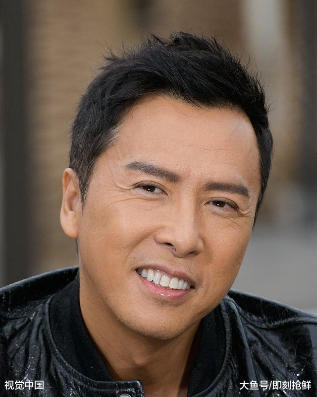 主持人: 有请美国国际巨星甄子丹先生, 甄子丹怼得漂亮