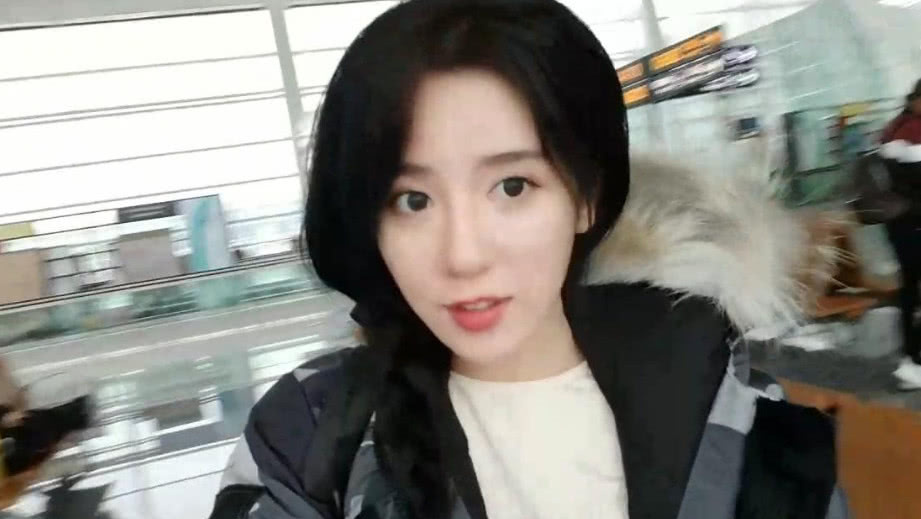 网红呆妹儿说起单身原因,网友瞬间炸锅,主要是家里没矿娶不起