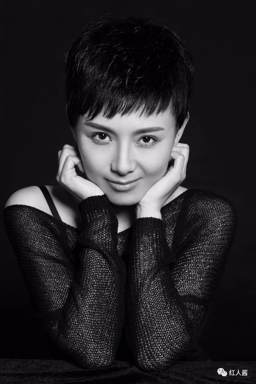 曹艳腹有诗书气自华岁月从不败美人