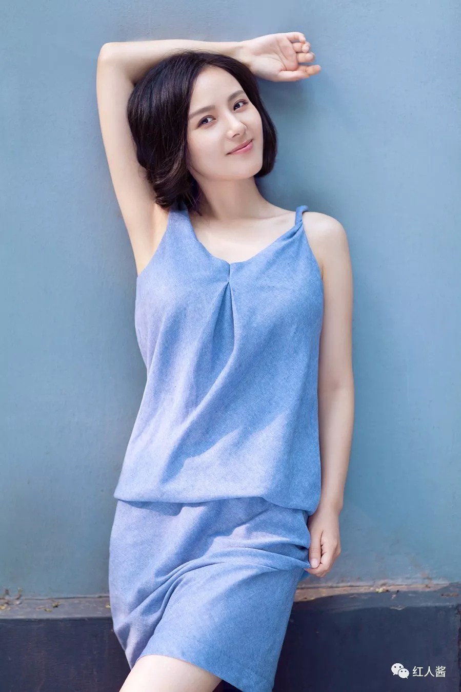 曹艳腹有诗书气自华岁月从不败美人