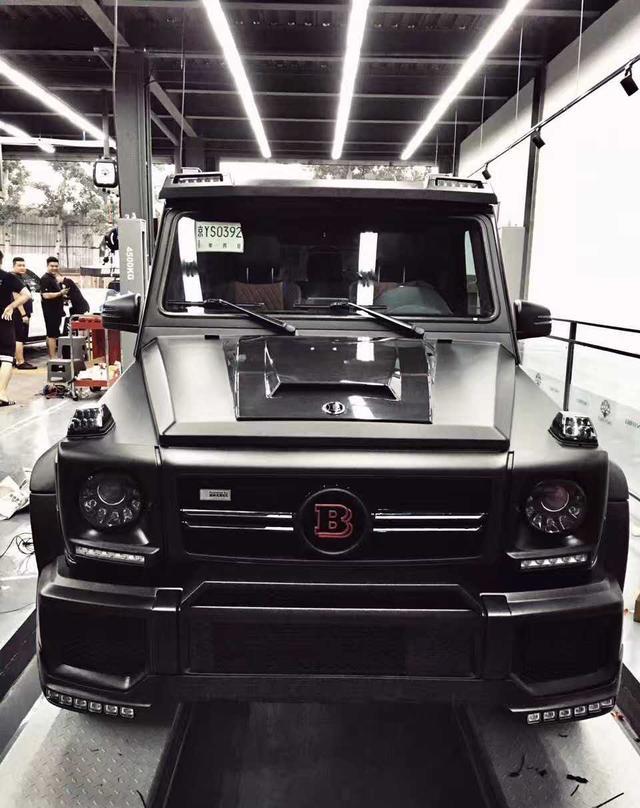 准新车上了临时牌的奔驰g500改装巴博斯包围套件美国冠军排气