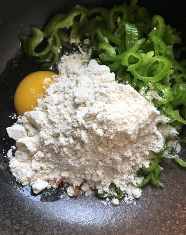 快手早餐 青椒糊塌子|青椒|面糊|虾皮_新浪新闻