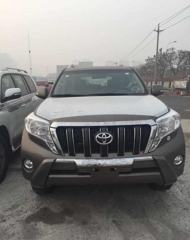 再加上丰田霸道的中动版防沙漠底盘 车漆耐热度高等特色,更是把它推向