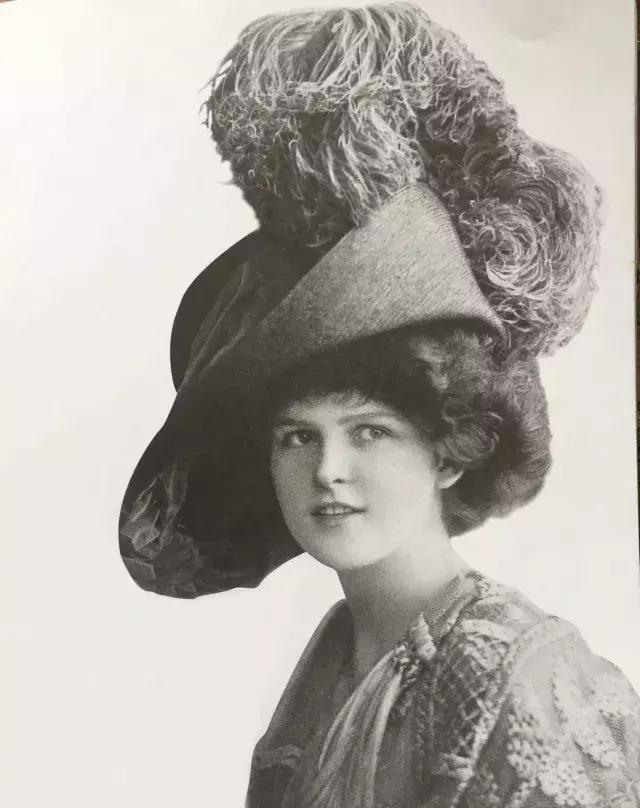 历史馆 | 100年西方礼帽演绎史,头顶上的时尚轮回|圣女贞德|帽子|时尚