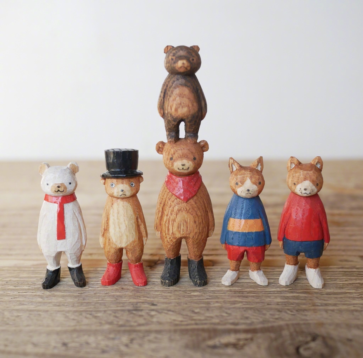 日本手作家Mokko Kumakichi “木工くま吉さん”的木雕作品。 日本手作家Mokko Kumakichi “木工くま吉さん”的木雕作品。