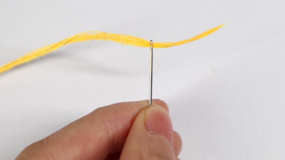 穿针引线 小窍门 生活缝衣服的时候 线比针眼还