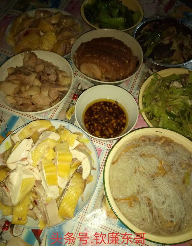 你们过年春节都吃什么菜呢?欢迎大家留言交流.