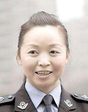 女特警耿菊花出身农村韧带萎缩仍坚持梦想从军装变警服