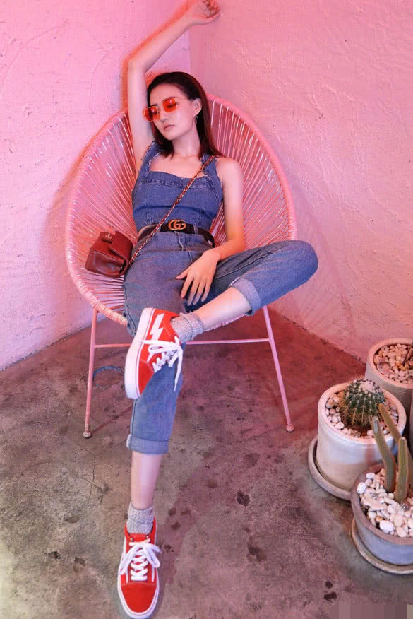 徐璐一双牙签腿直逼超模全是这根皮带的功劳小个子福利