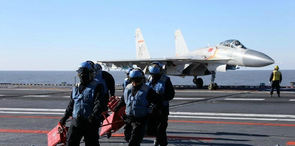 保障中国航母战力,中国航母地勤剪影