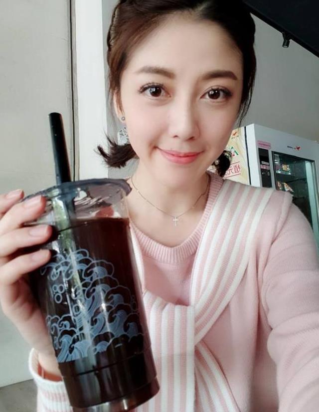 女星韩瑜嫁给孙协志不能生育? 发文感叹: 婚后发现嫁给渣男