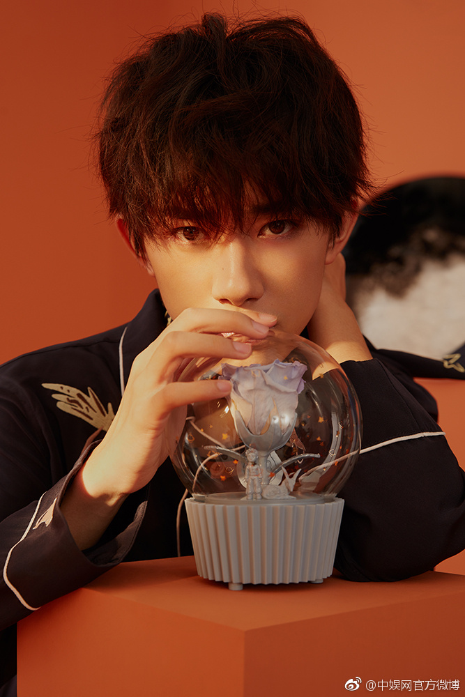 tfboys-易烊千玺 代言野兽派大片曝光,小王子成长为少年国王