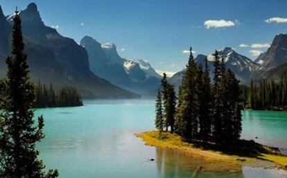 其中世界最美的五十处风景，每一处都美得令人窒息，让人陶醉其中