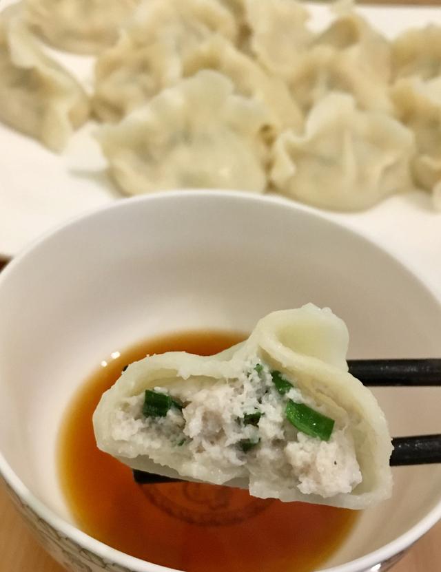 皮儿薄馅儿大鲜嫩多汁的鲅鱼水饺怎样做鲅鱼水饺的家常做法
