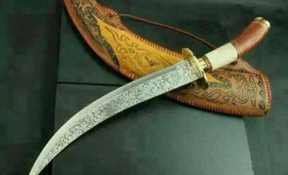 在冷兵器时代,游牧民族为何喜欢用弯刀?杀敌时不易被震飞