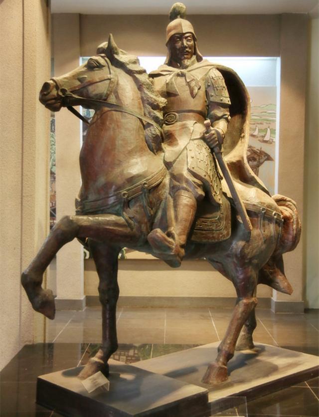 老婆做了一怪梦说:你将要得到天下了,丈夫听到后将其一刀砍死