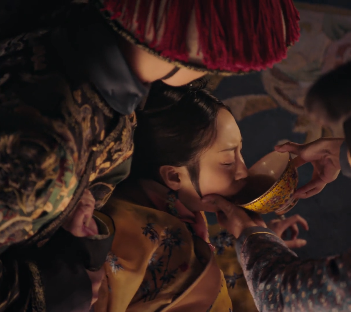 是为了贴合历史上令妃身体不腐?《如懿传》卫嬿婉被皇帝赐毒药