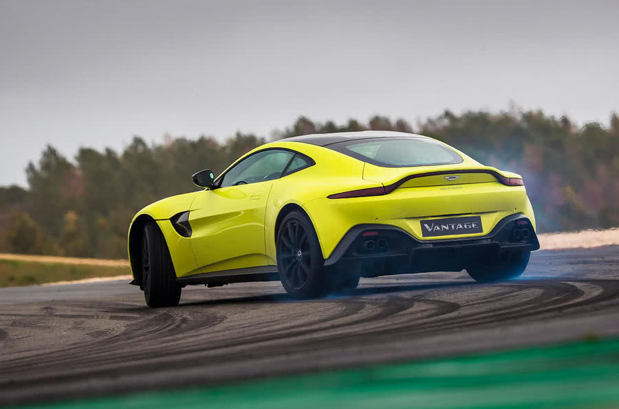 不想随大流买保时捷911这台2018款阿斯顿马丁vantage是个好选择
