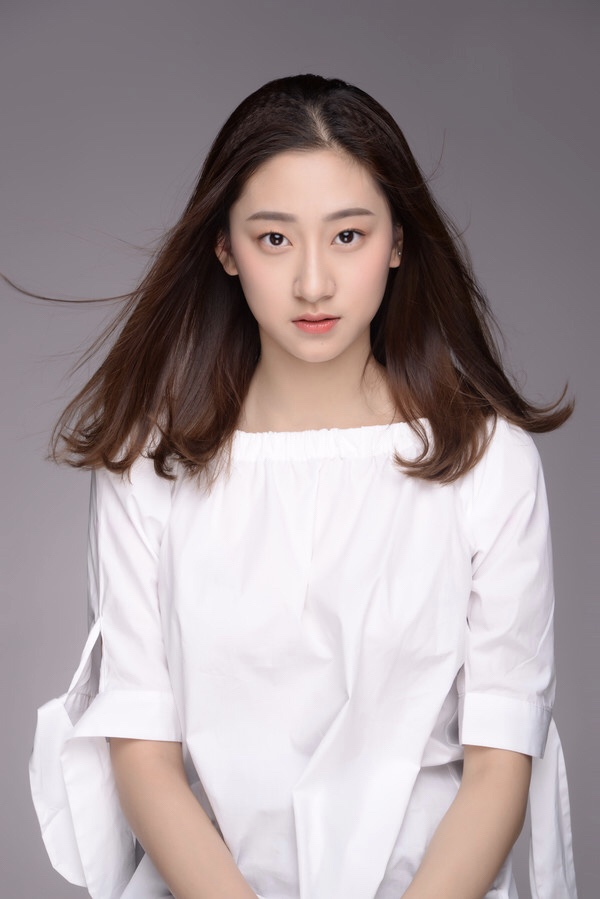 上戏美女上海戏剧学院大三18岁白羊座身高169cm