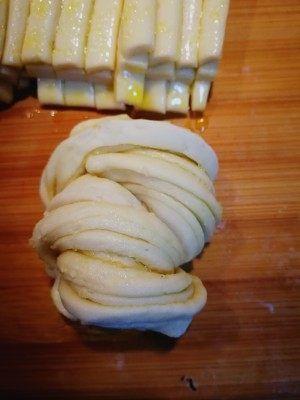 三分钟教会你做,口感松软的银丝花卷,学会早餐不用愁,值得收藏