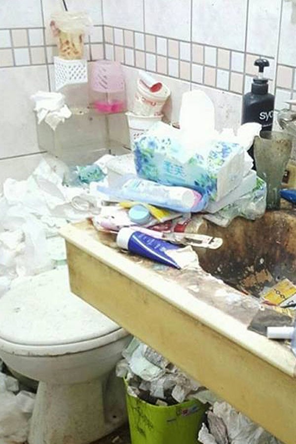 网曝女租客的厕所比垃圾堆都脏,网友:房东想死的心都有了