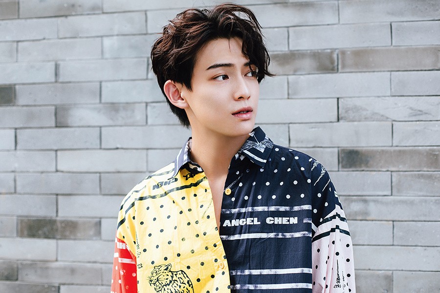 李逸男夏日风格写真 潇洒少年尽展青春活力