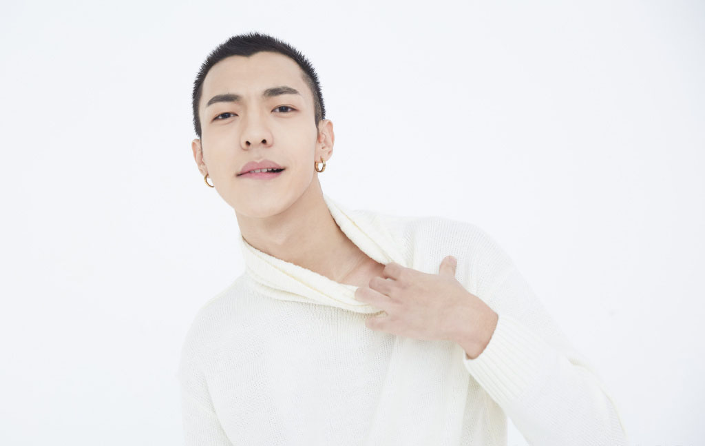 偶像练习生:看卜凡如何带领初二(2)班小队一起上月球