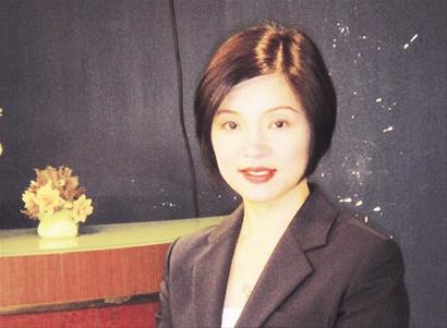 她姿色过人,中日混血,从小司机到高官夫人,最后成贪官"姘头"